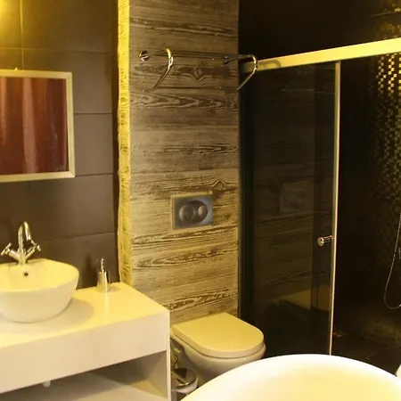 Corner Boutique Hotel 3*