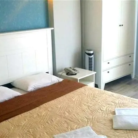 Corner Boutique Hotel 3*