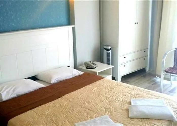 Corner Boutique Hotel 3*