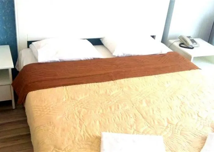 Corner Boutique 디딤